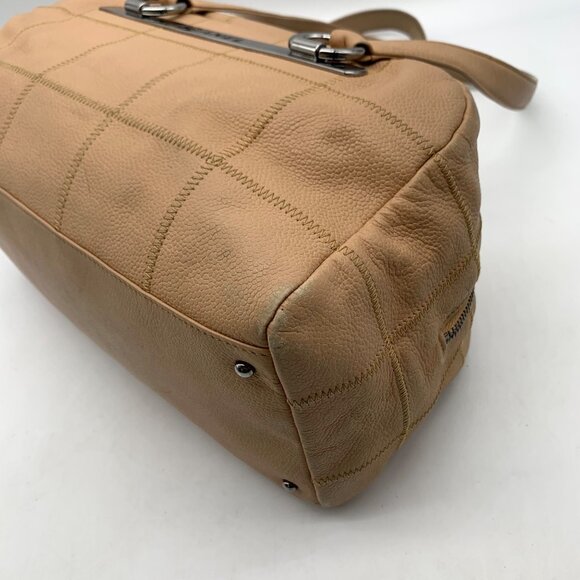 Chanel Beige Square Quilted Caviar Leather LAX Bowler Bag - Picture 7 of 13